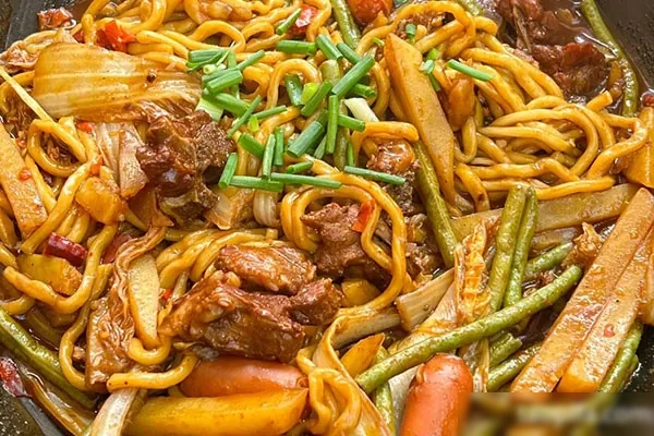 铁锅焖面视频教程-爆汁配方社